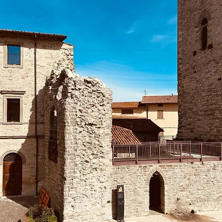 Locale 4* Pietralunga (Umbria)